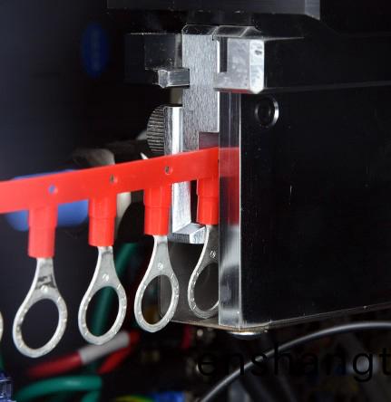 連帶耑子剝(bo)皮(pi)壓接(jie)機(jī)(ji)